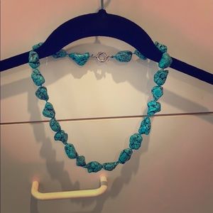 Stunning turquoise necklace.